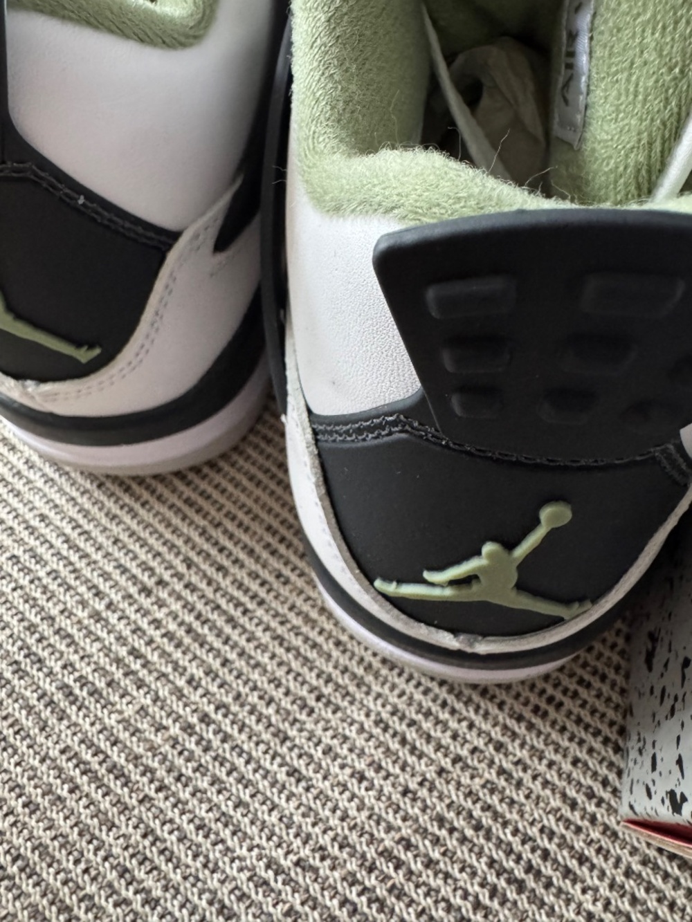 Jordan 4 Retro Seafoam (Women's) - Picture 2 of 12